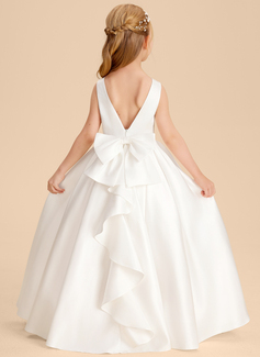 Kleid in A-Linie mit Schleife aus Satin