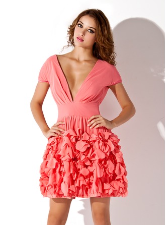 A-Line/Princess V-neck Short/Mini Chiffon Homecoming Dress With Ruffle ...
