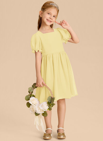 Kleid in A-Linie mit Schleife aus Chiffon