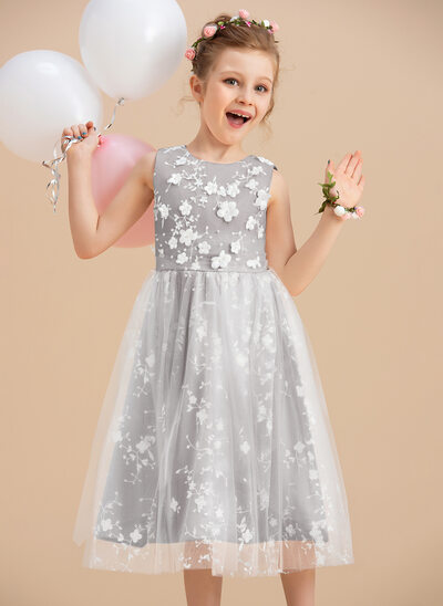 Kleid in A-Linie mit Perlen aus Tüll